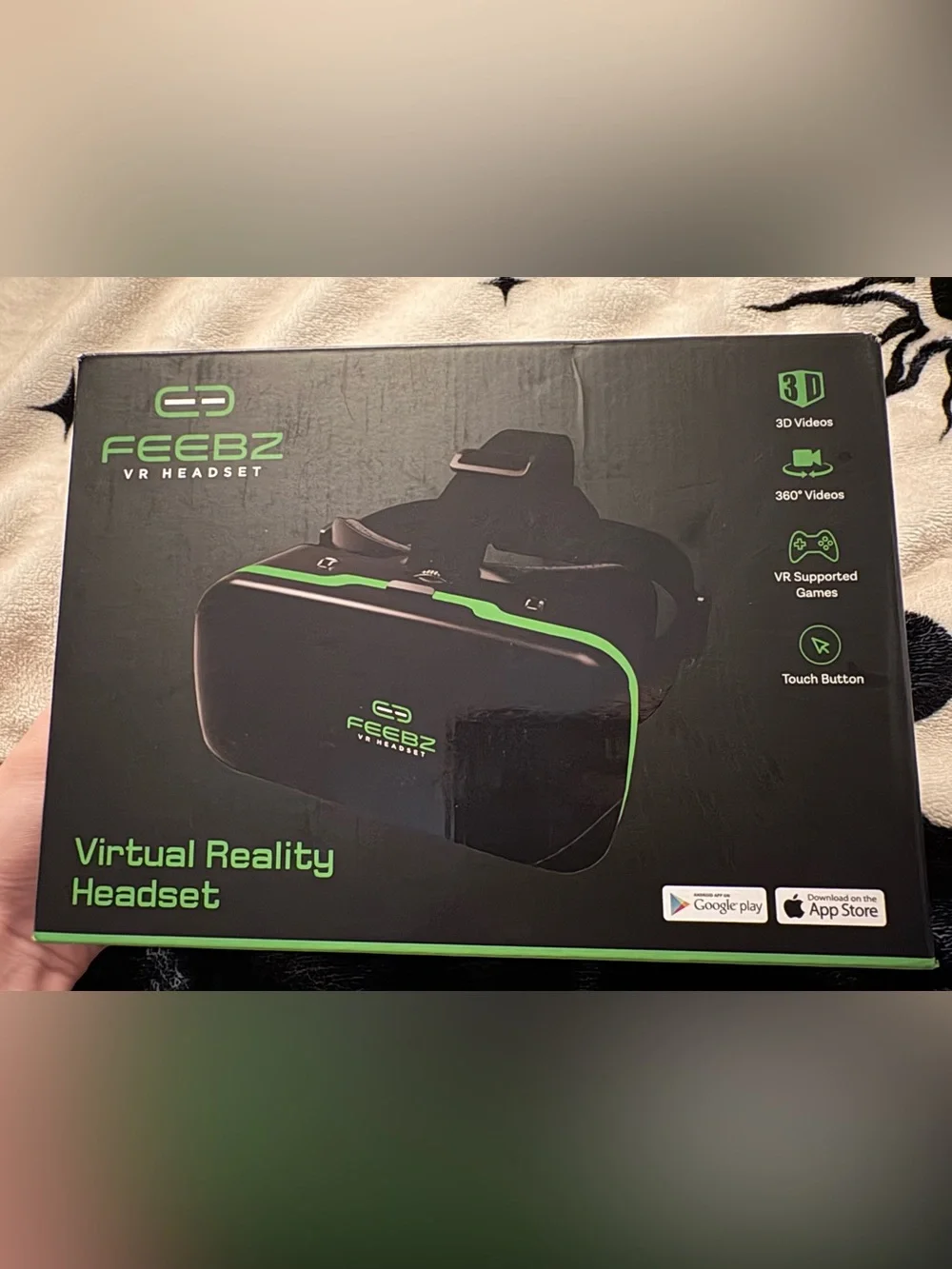 Black and Green Smartphone VR Headset - Immersive Virtual Reality